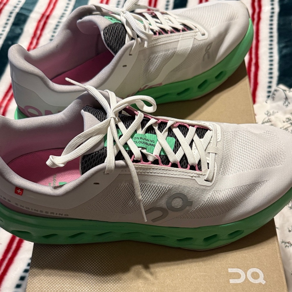 On Running men’s  White and Mint Sneakers